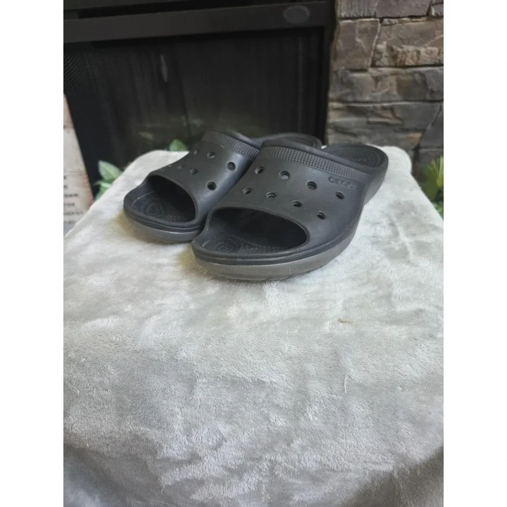 Crocs Slides Black Sandals Beachware Shower Shoes MENS 8, WOMAN2 10
